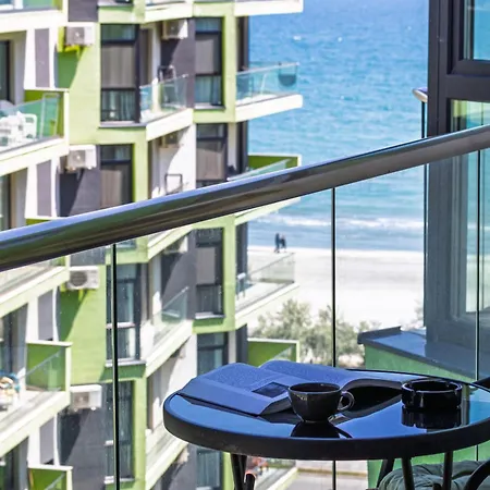 Elkette - Pool & Appartamento Năvodari