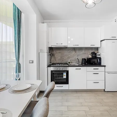 Appartamento Elkette - Pool & Năvodari