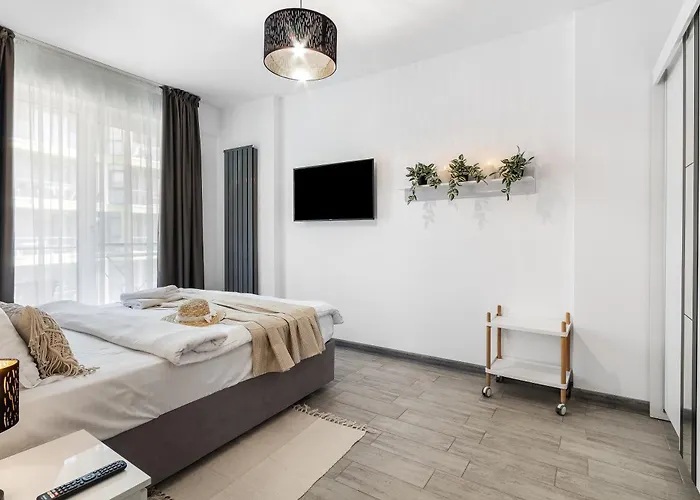 Elkette - Pool & Apartament Năvodari