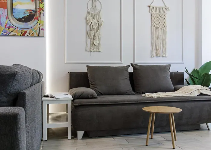 Elkette - Pool & Apartament Năvodari