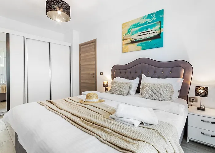 Elkette - Pool & Apartament