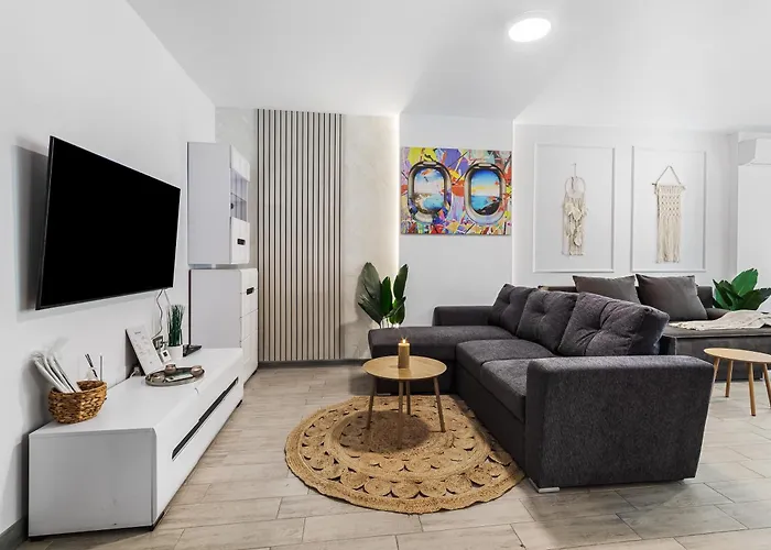 Apartament Elkette - Pool & Năvodari