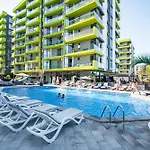 Elkette - Pool & Apartment