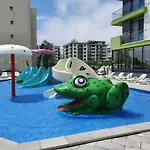 Elkette - Pool & Apartment Navodari