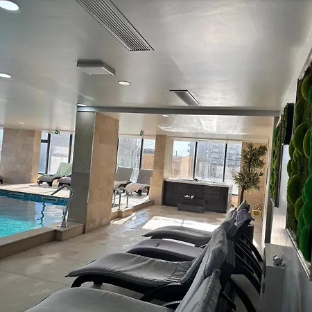 Elkette - Pool & 아파트