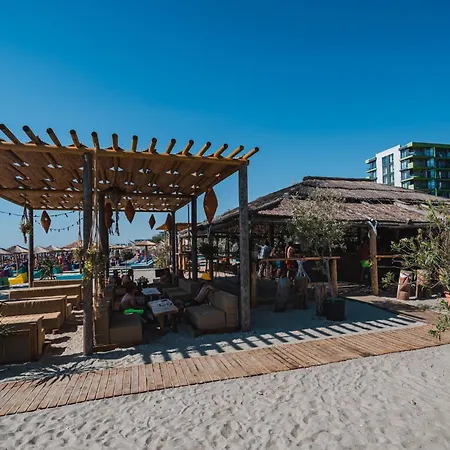 Elkette - Pool & * Năvodari